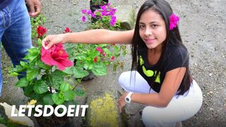 A néger hajú brazil milf-et utcai vadászatban szerezzük be mély dugásra