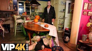 Cseh szépkorú cosplay csábítás non-pg buli hangulatban