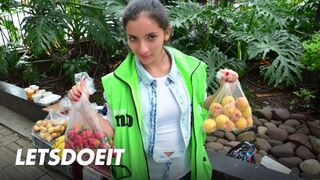 Kolumbiai milf mary gomez arcára spriccel a forró szeretkezés után