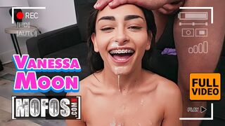 Vékony néger Vanessa Moon megküzd jmac bazinagy farkával minden pózban