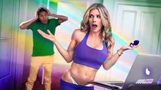 Cory Chase nagyméretű popókáját a nevelő zsenge fütykös megrépázza