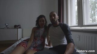 Miriam Prado vadul kamázza a közterületi dugást
