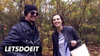 Méretes cicis barna hajú német szuka felvétel a gigászi kombiban vad baszásra
