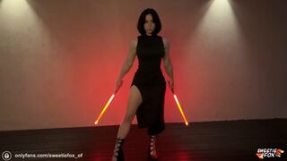 Sith kisasszony magassarkúban titokban megkúrelja a jediket naboon