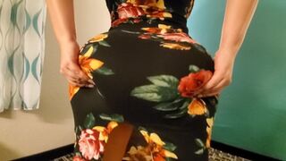 Crystal Lust gigászi valagú milf-et megdúgják egy szextől füstölgő hotelszobában