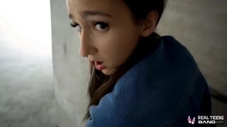 Carmen Rae kicsike vaginája brutális dugásba keveredik a castingon