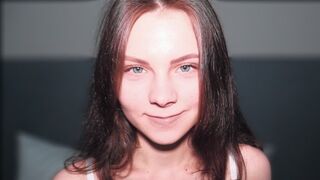 Bájos a nevelő testvérem új fehérneműje - vad lovaglás és arcra élvezés