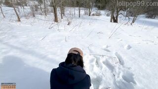 Ázsiai fitnesz nőci keményen megrakva a hidegben -20°c-on