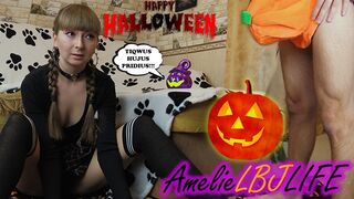 Kicsike boszorkány megidézi a bazinagy péniszt és keményen megbasszák, hogy beleélvezzen a puncijába - halloween 2020