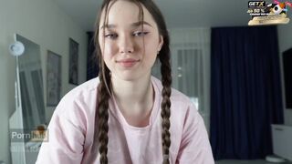 Nevelő tesóm kamázza a könyveket és az popócska szexet - valeria sladkih