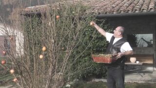 Szívdöglesztő szöszi fiatal amatőr fenékbe kefélve és szájba lőve bazinagy farasszal